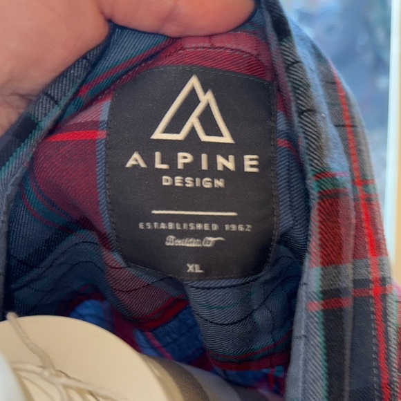 Men’s Alpine Design XL plaid shirt - Picture 2 of 4